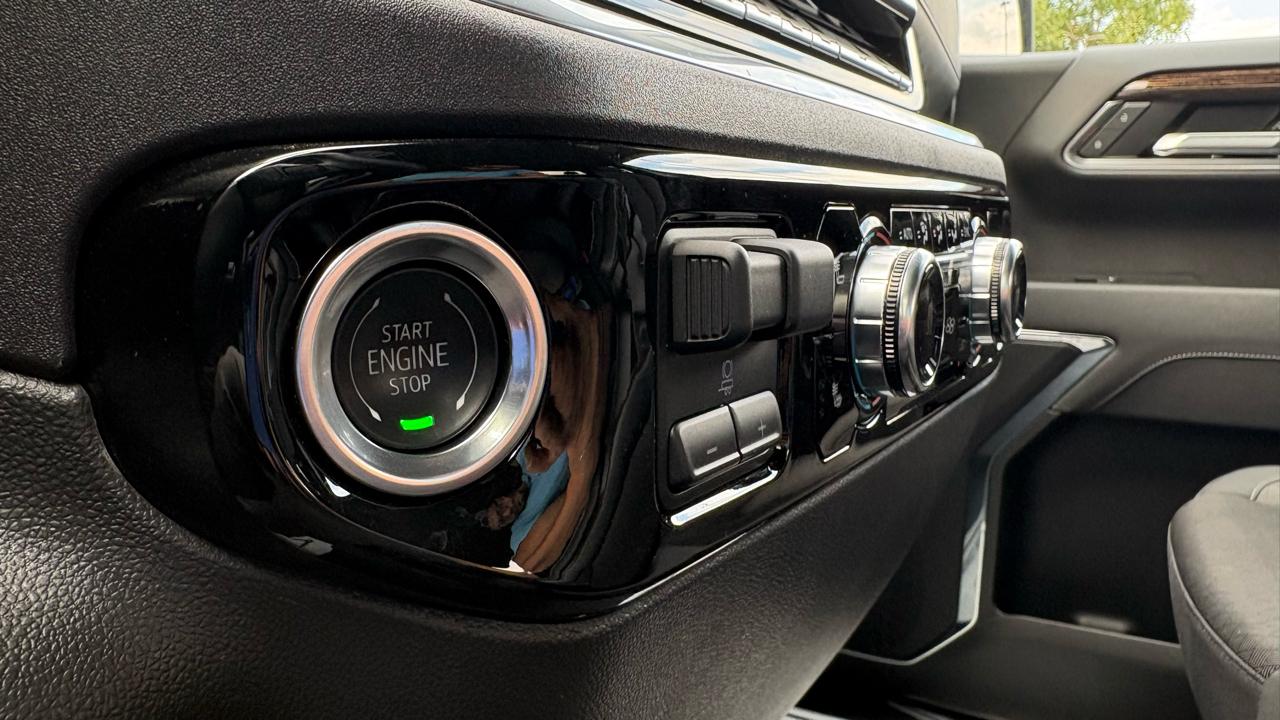 GMC Sierra 1500 Elevation L Crew Cab 4WD 2025