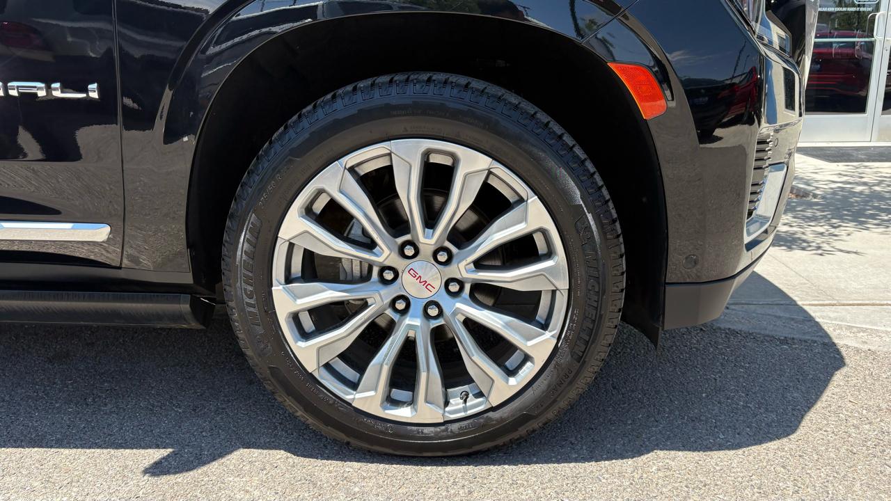 GMC Yukon Denali 4WD 2023