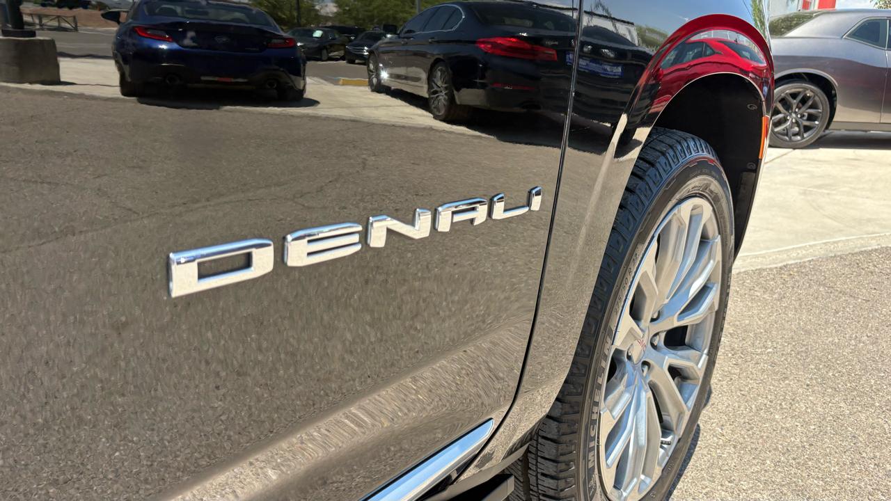 GMC Yukon Denali 4WD 2023