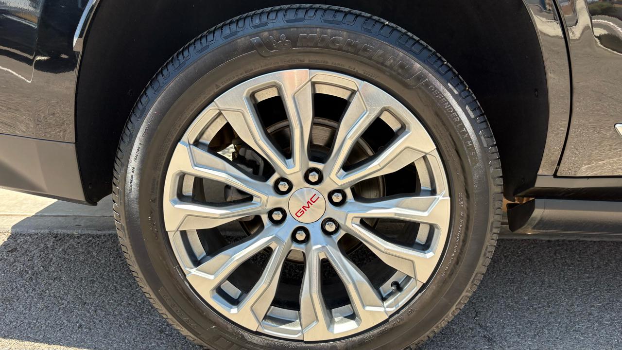 GMC Yukon Denali 4WD 2023