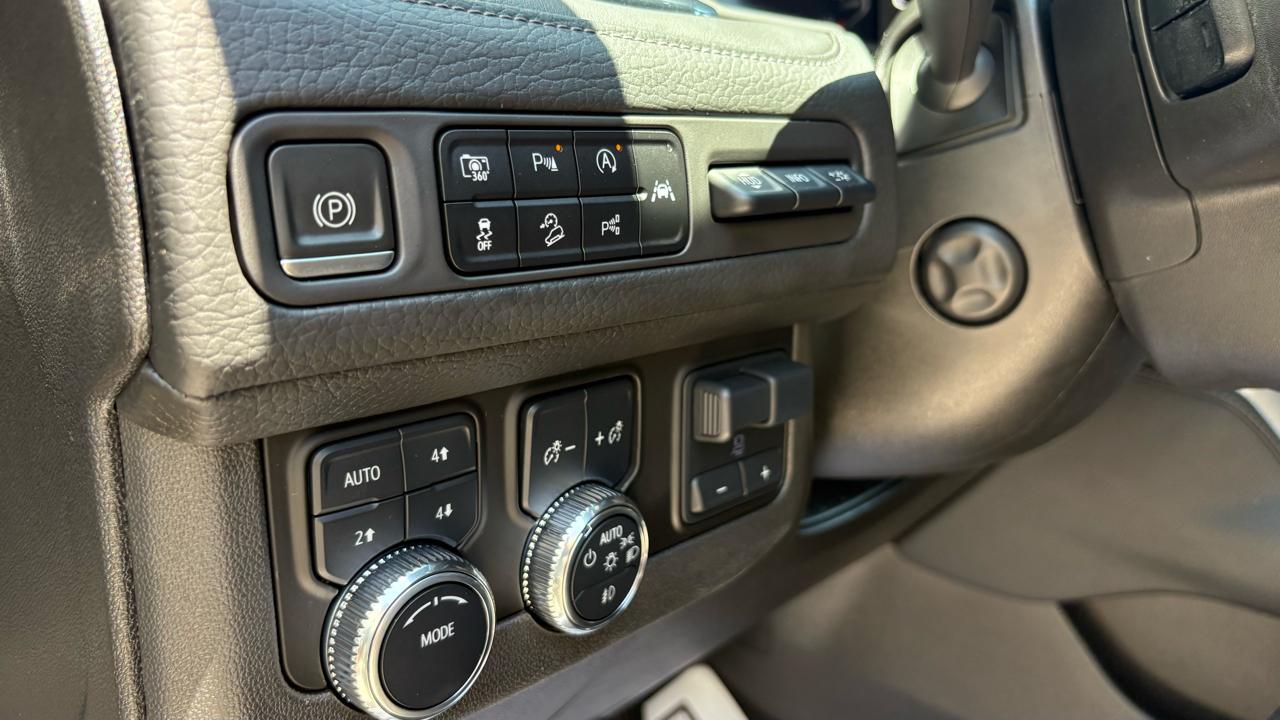 GMC Yukon Denali 4WD 2023