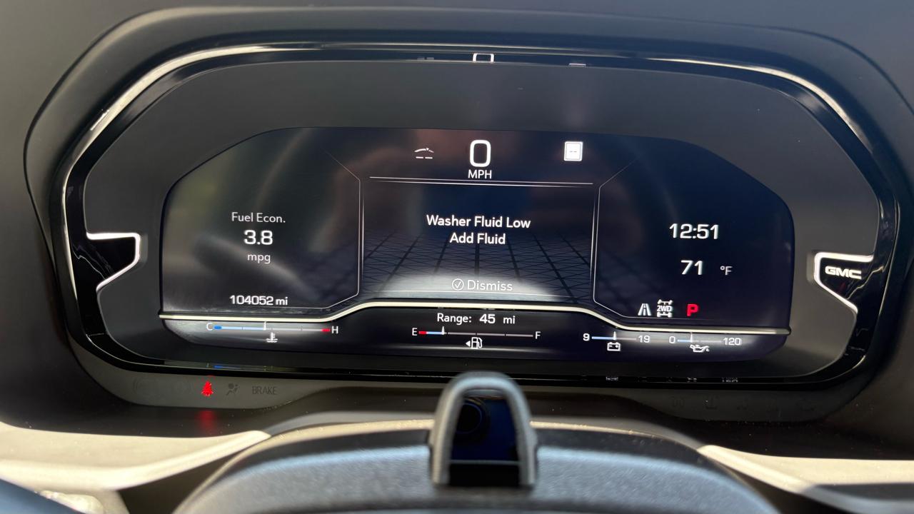 GMC Yukon Denali 4WD 2023