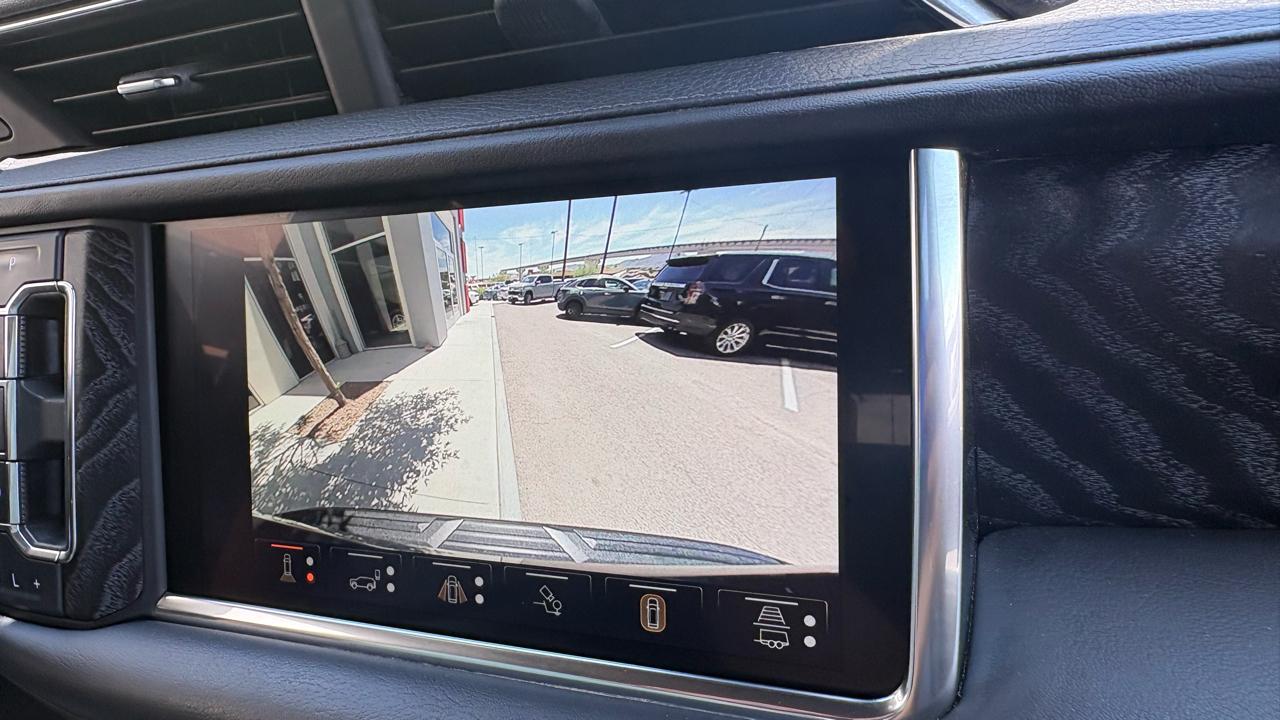 GMC Yukon Denali 4WD 2023