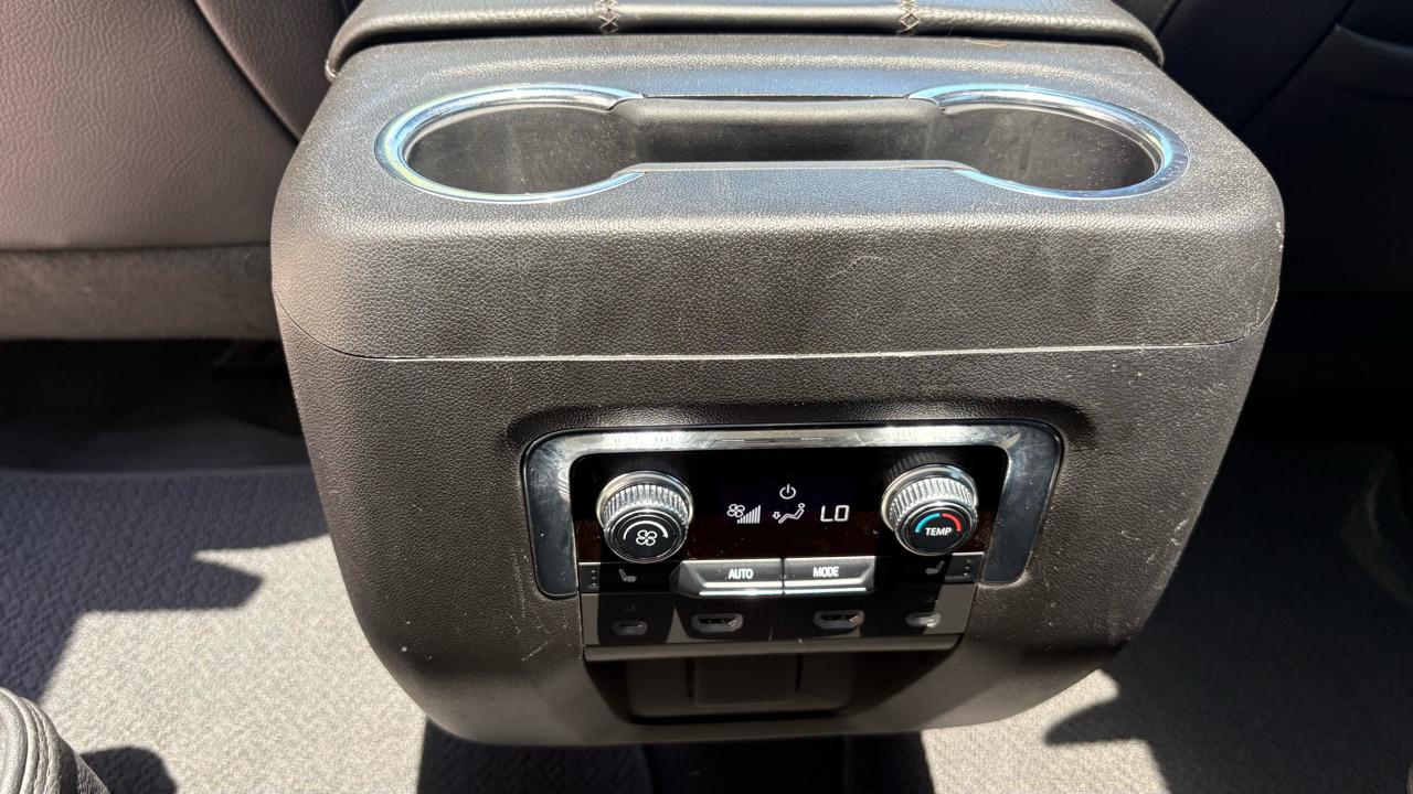GMC Yukon Denali 4WD 2023