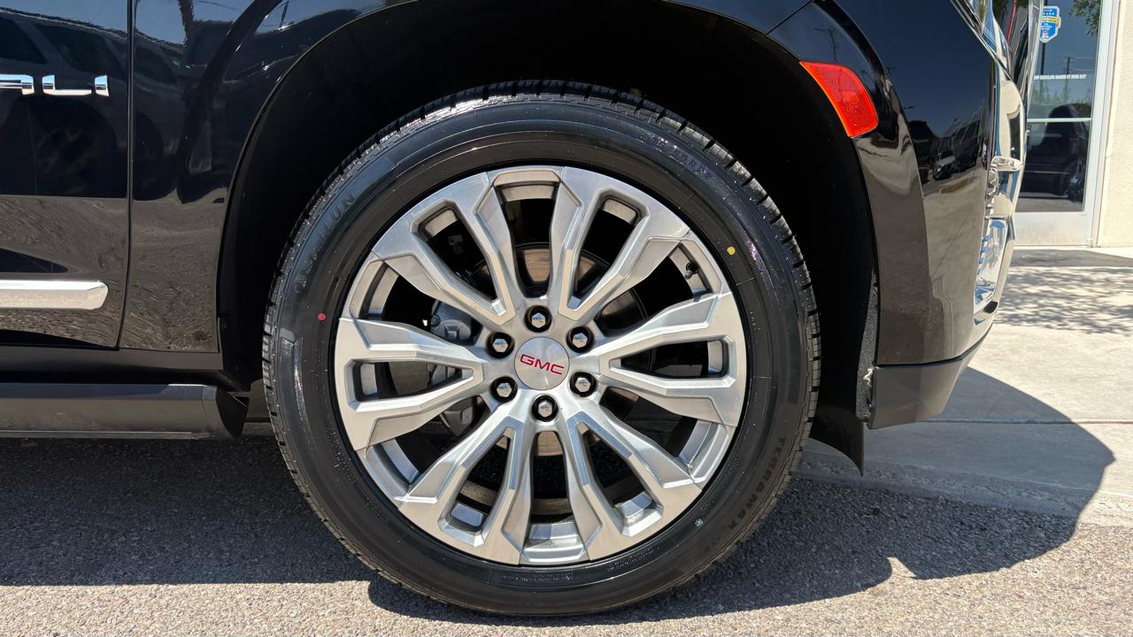 GMC Yukon XL Denali 4WD 2022