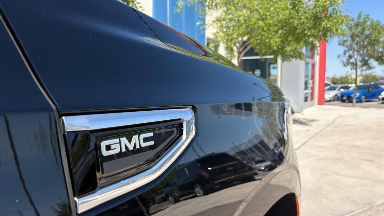 GMC Yukon XL Denali 4WD 2022