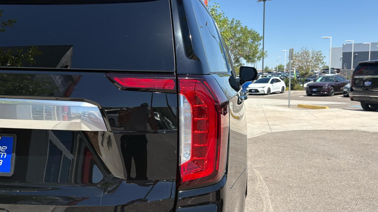 GMC Yukon XL Denali 4WD 2022