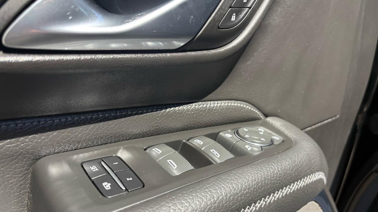 GMC Yukon XL Denali 4WD 2022