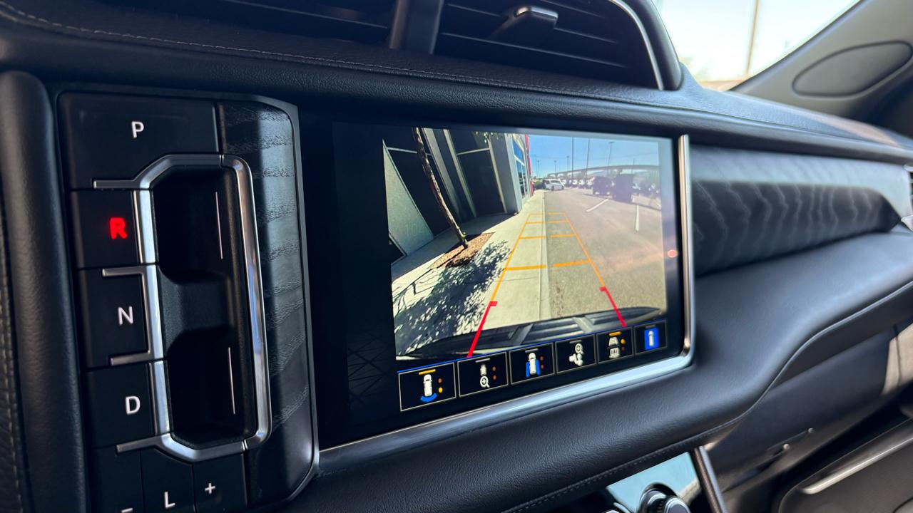 GMC Yukon XL Denali 4WD 2022