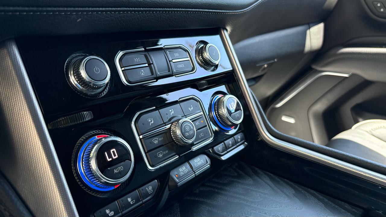 GMC Yukon XL Denali 4WD 2022