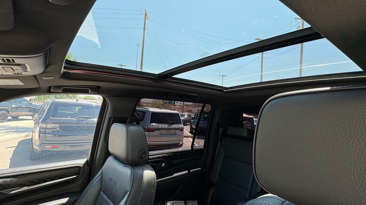 GMC Yukon XL Denali 4WD 2022