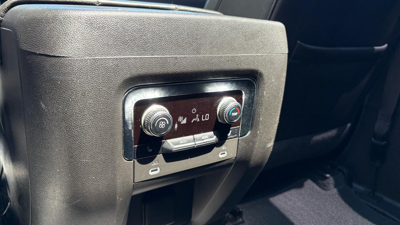 GMC Yukon XL Denali 4WD 2022
