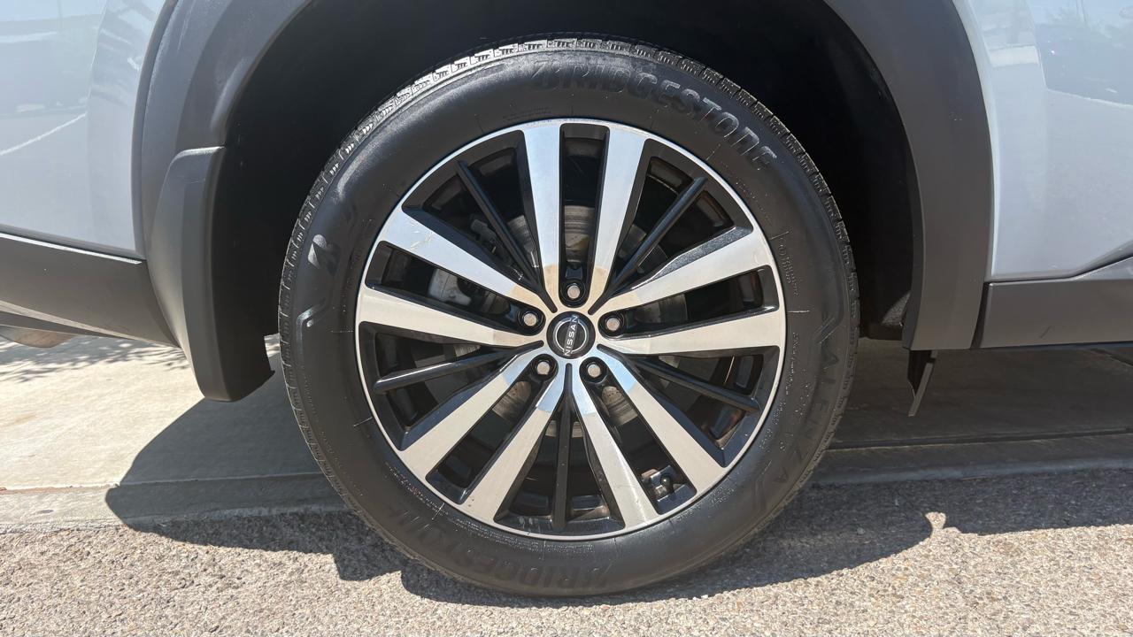 Nissan Pathfinder Platinum 2023