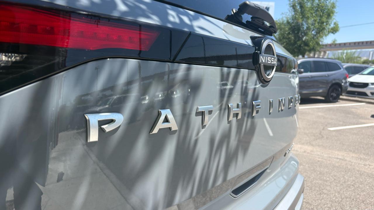 Nissan Pathfinder Platinum 2023