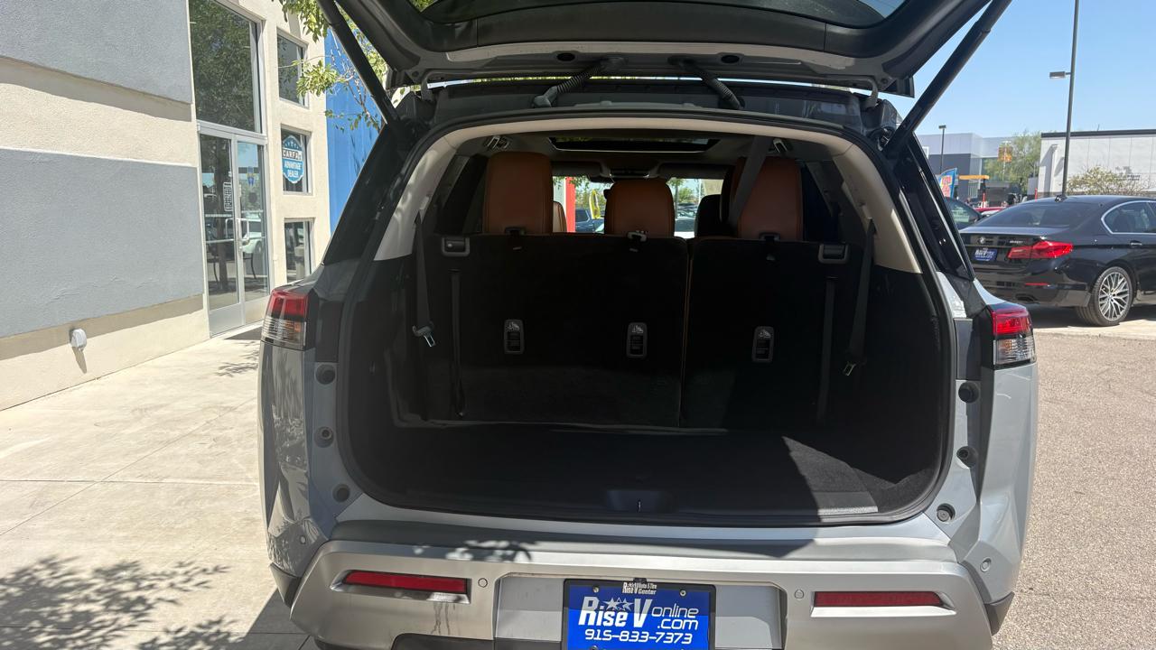 Nissan Pathfinder Platinum 2023