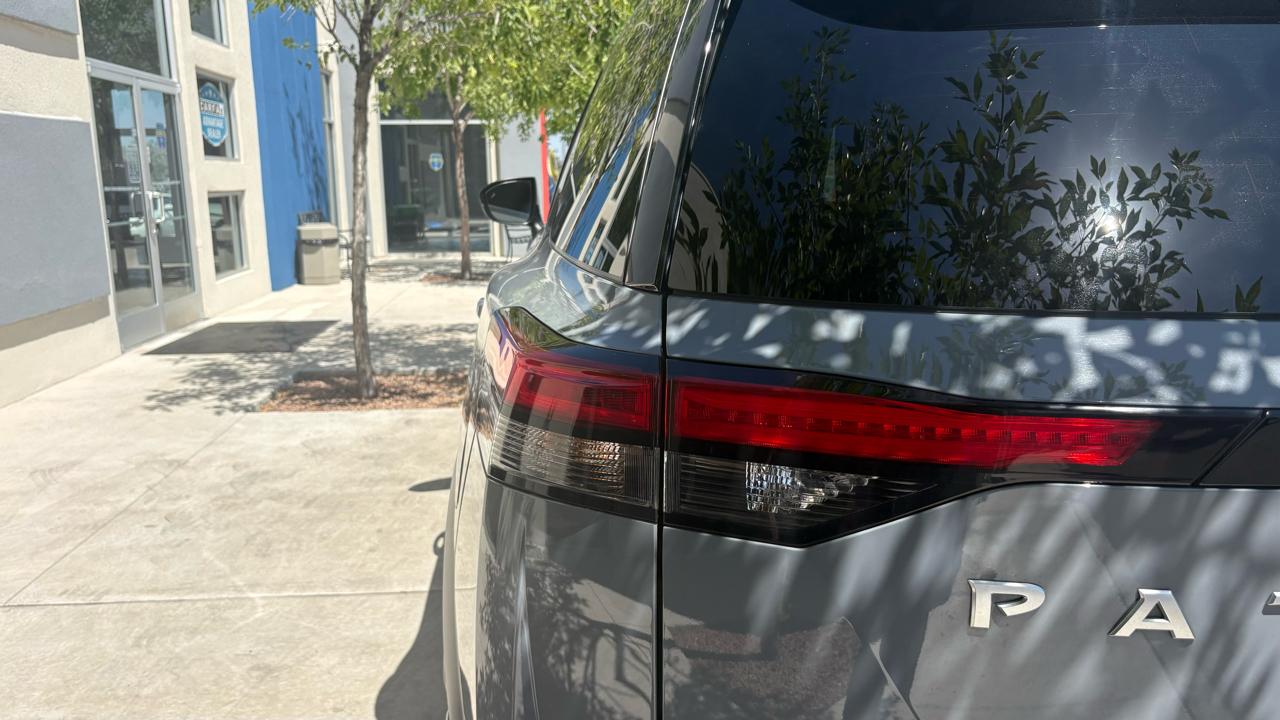Nissan Pathfinder Platinum 2023