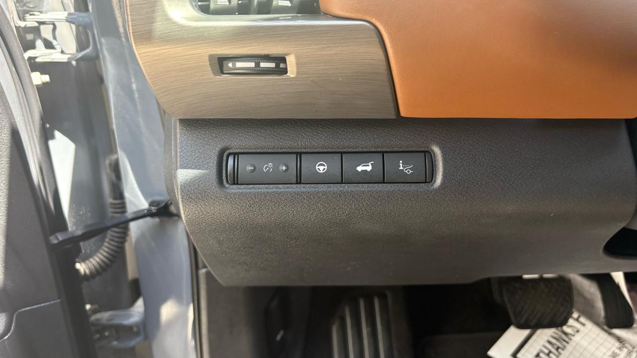 Nissan Pathfinder Platinum 2023