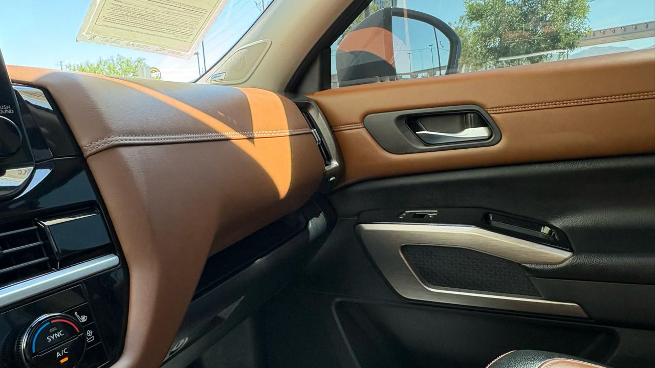 Nissan Pathfinder Platinum 2023