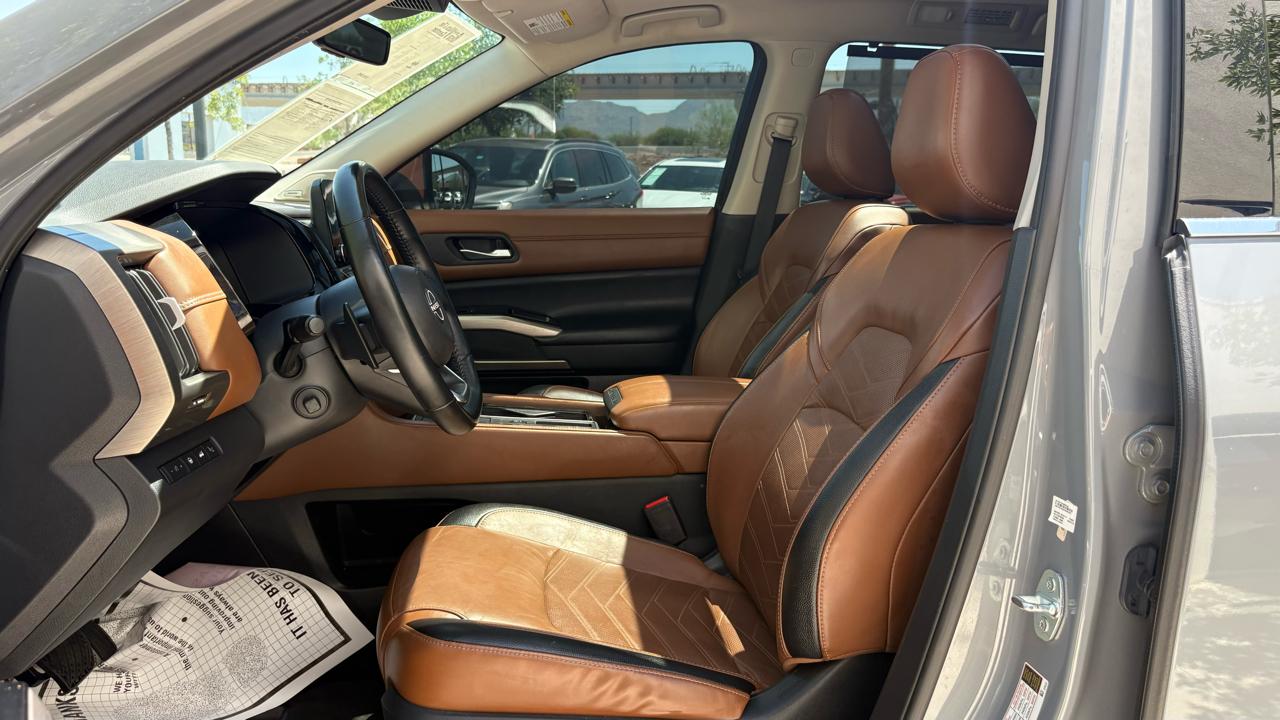 Nissan Pathfinder Platinum 2023