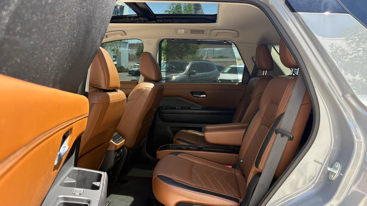 Nissan Pathfinder Platinum 2023