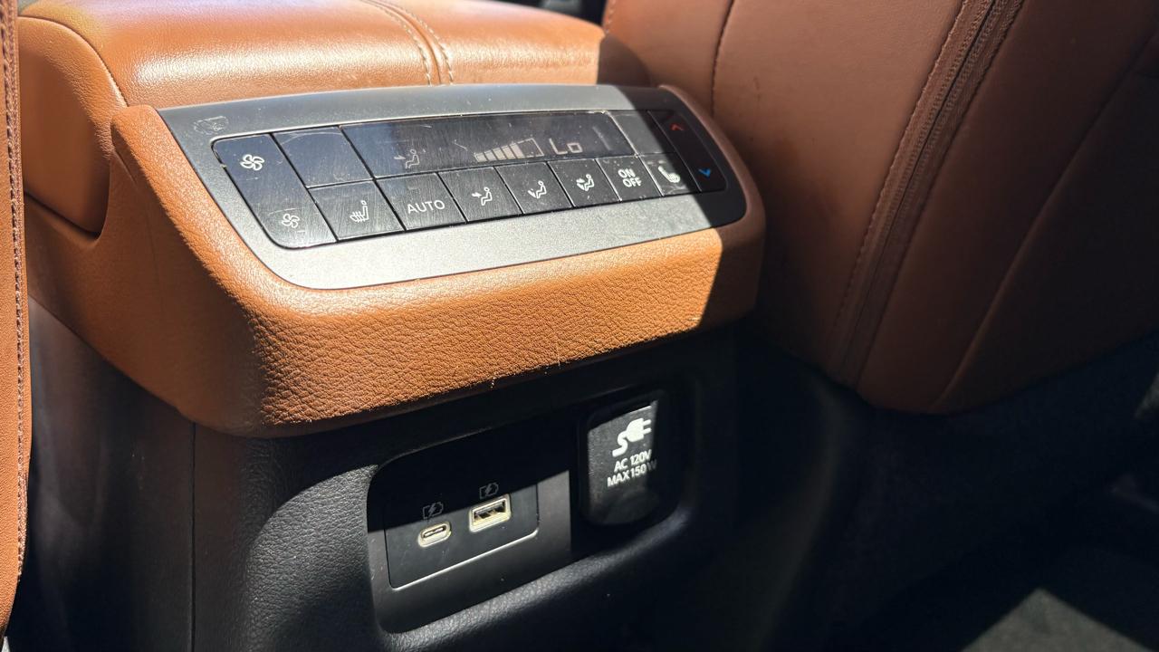 Nissan Pathfinder Platinum 2023