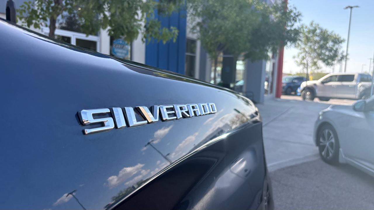 Chevrolet Silverado 1500 LT Crew Cab 4WD 2022