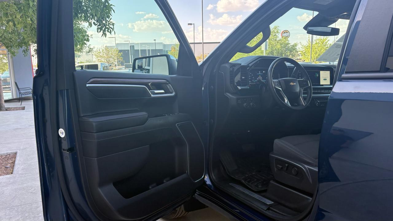 Chevrolet Silverado 1500 LT Crew Cab 4WD 2022
