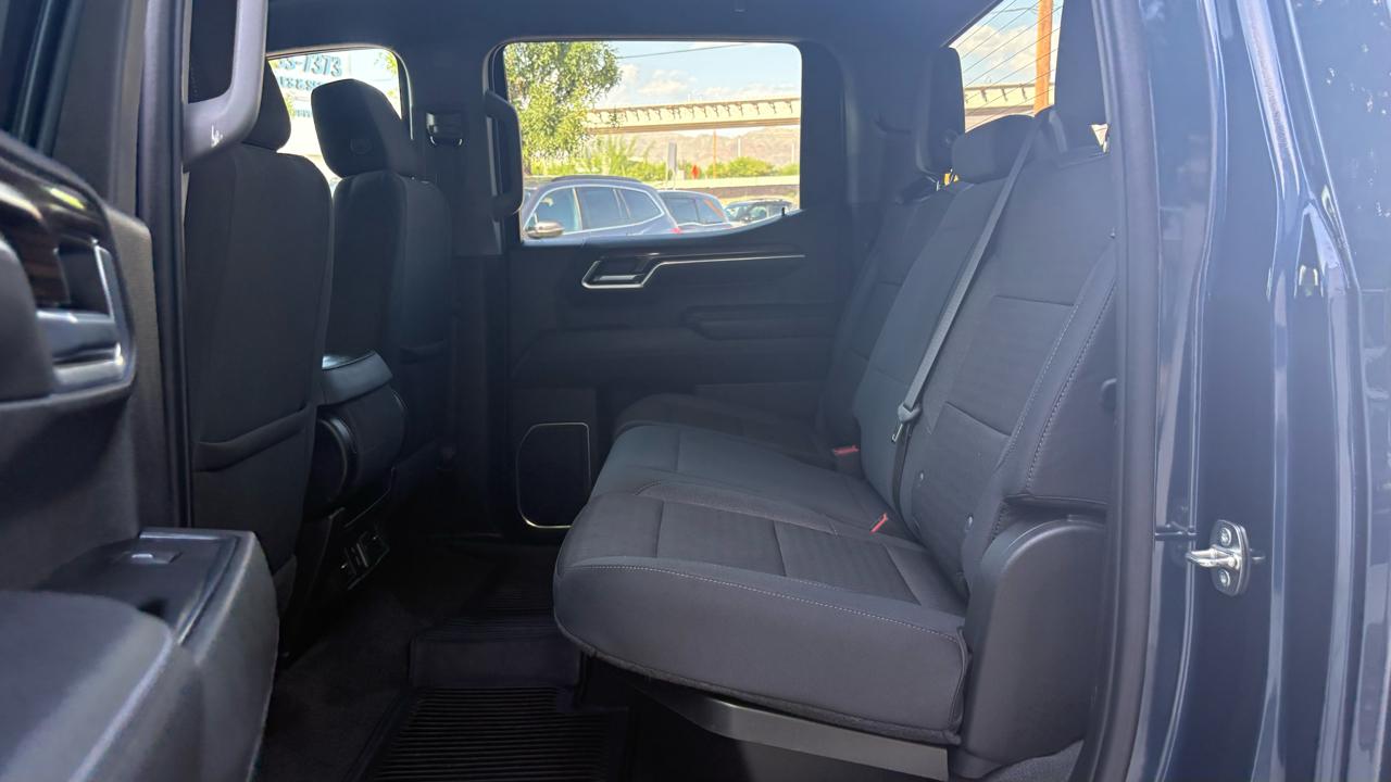 Chevrolet Silverado 1500 LT Crew Cab 4WD 2022
