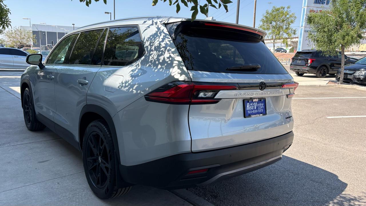 Toyota Grand Highlander XLE 2024