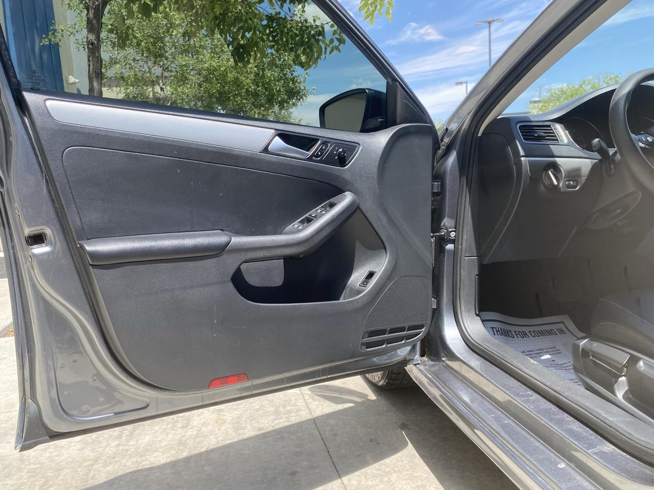 Volkswagen Jetta 1.4T SE 6A 2018