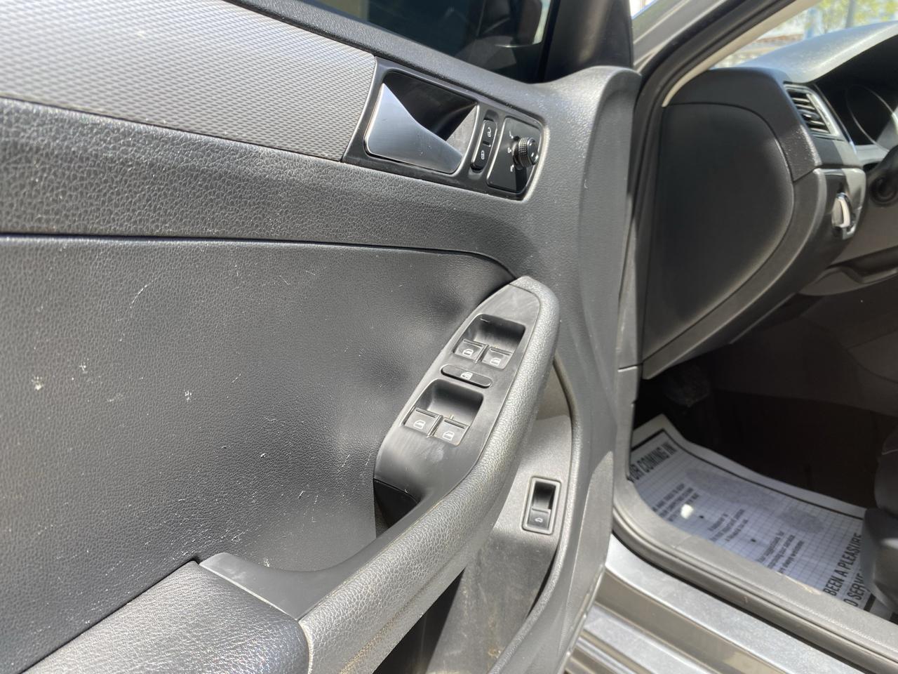 Volkswagen Jetta 1.4T SE 6A 2018