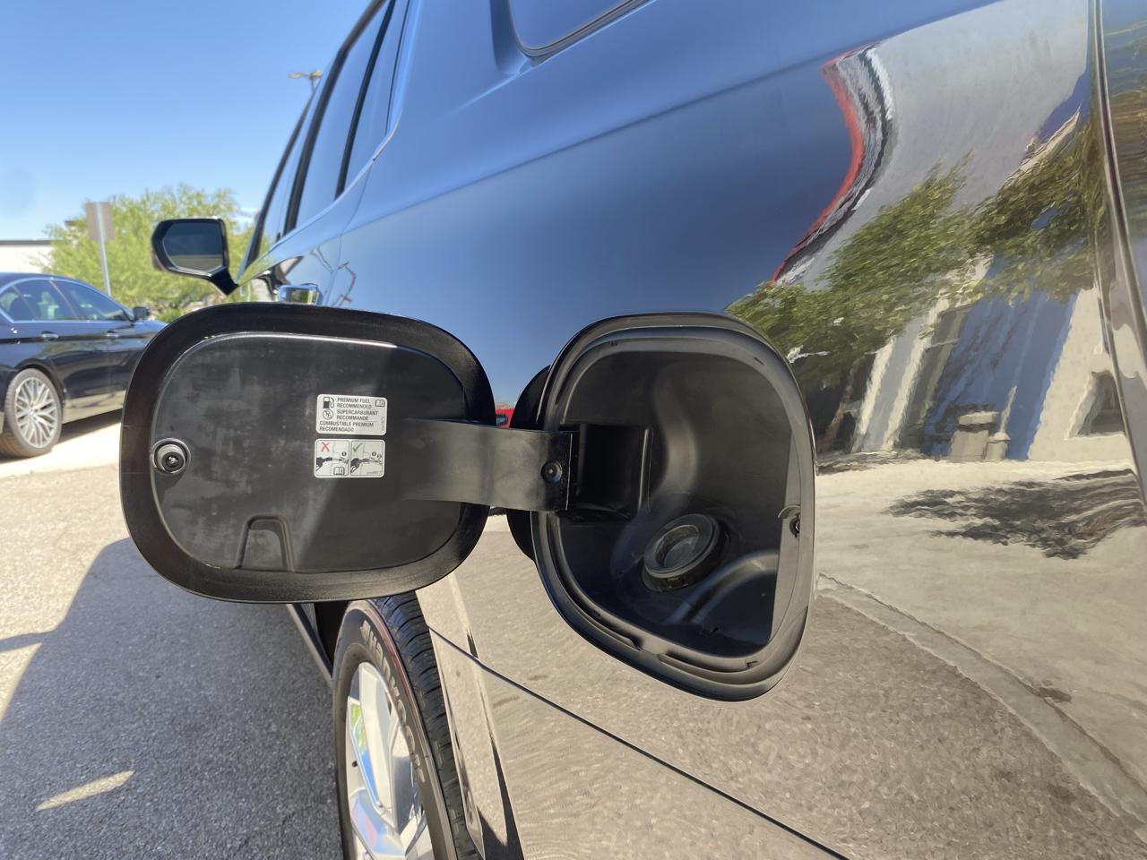 Chevrolet Tahoe High Country 4WD 2023