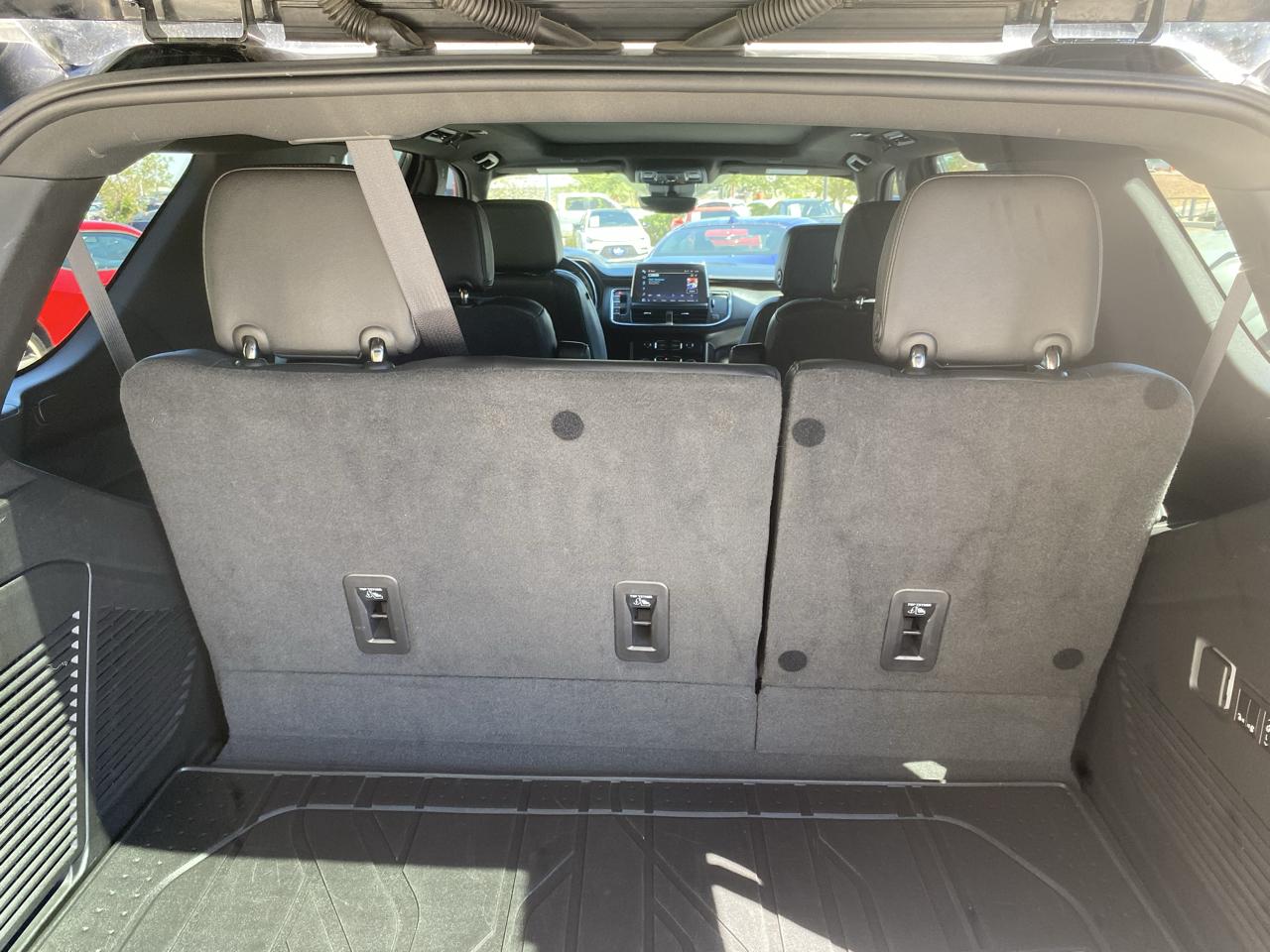 Chevrolet Tahoe High Country 4WD 2023