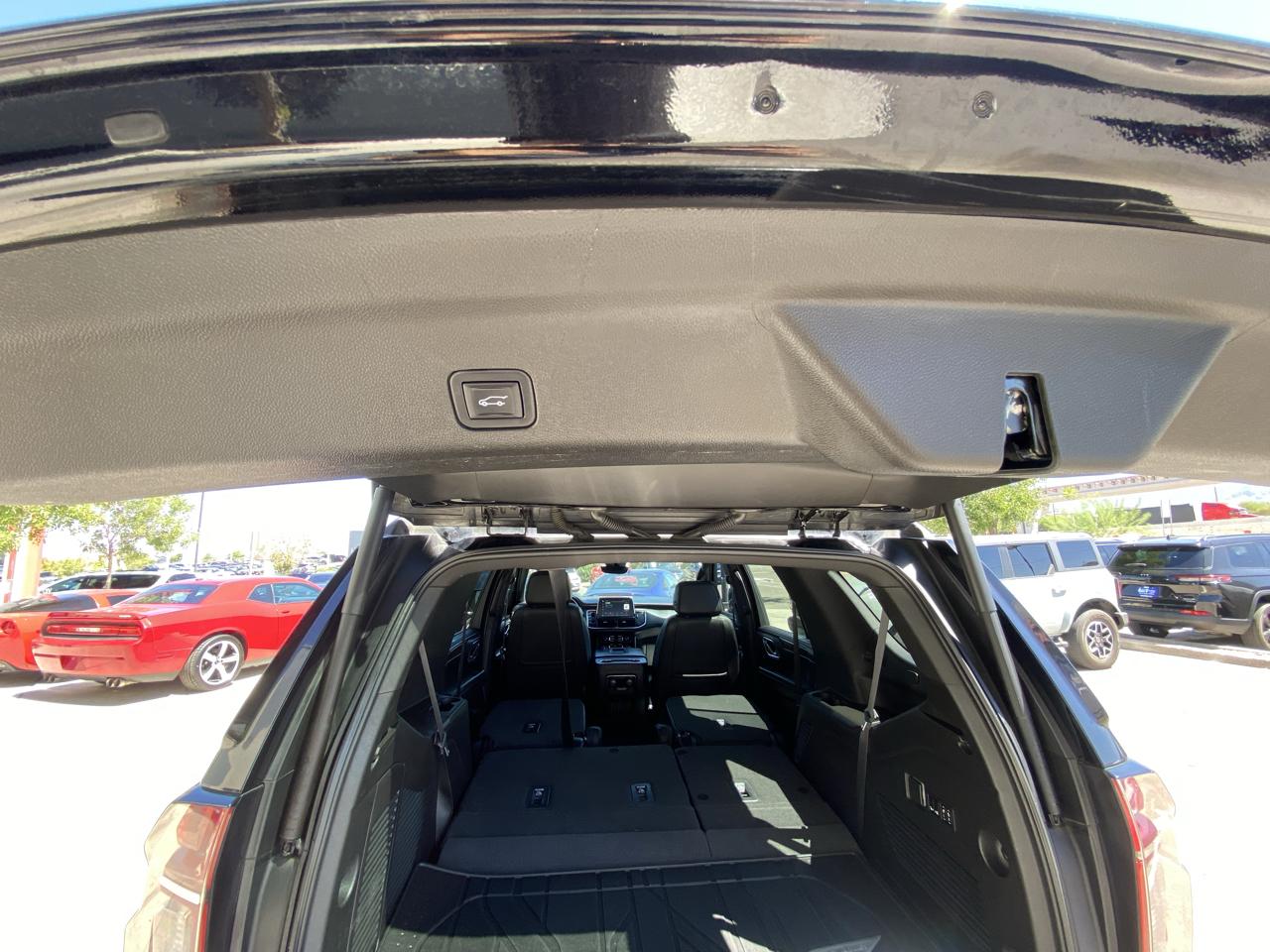 Chevrolet Tahoe High Country 4WD 2023
