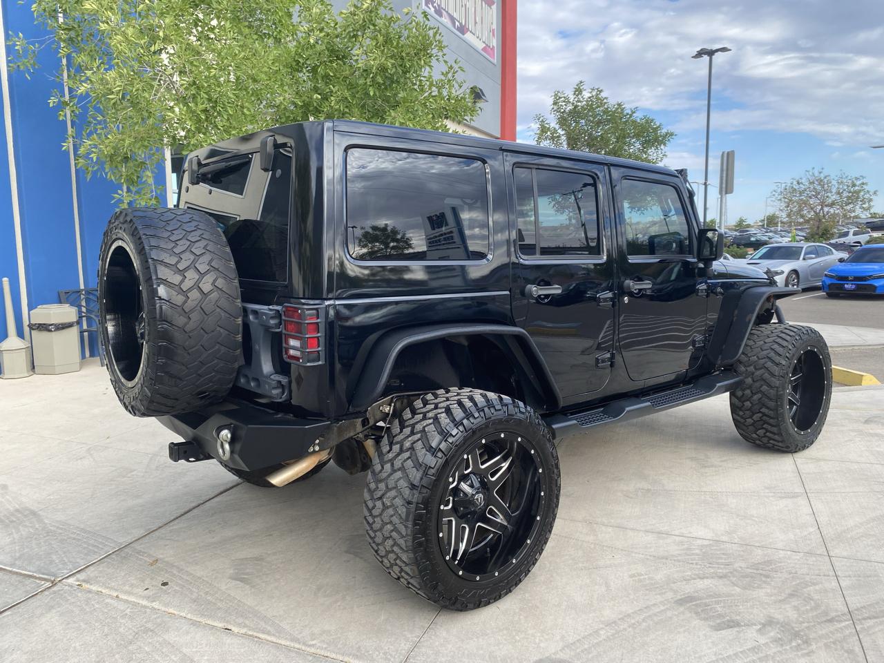 Jeep Wrangler Unlimited Sahara 4WD 2017