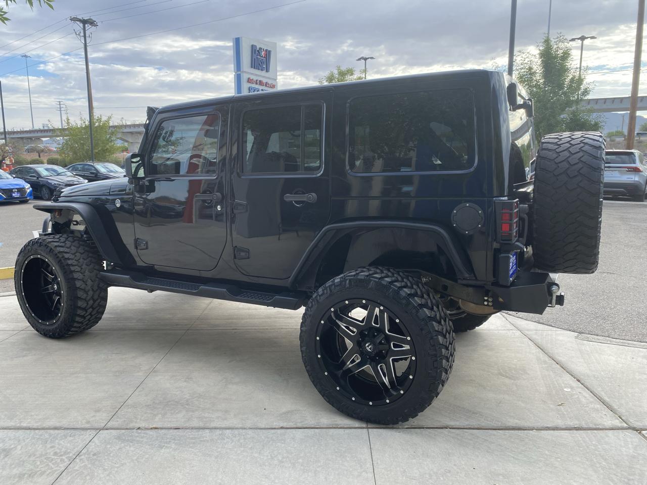 Jeep Wrangler Unlimited Sahara 4WD 2017