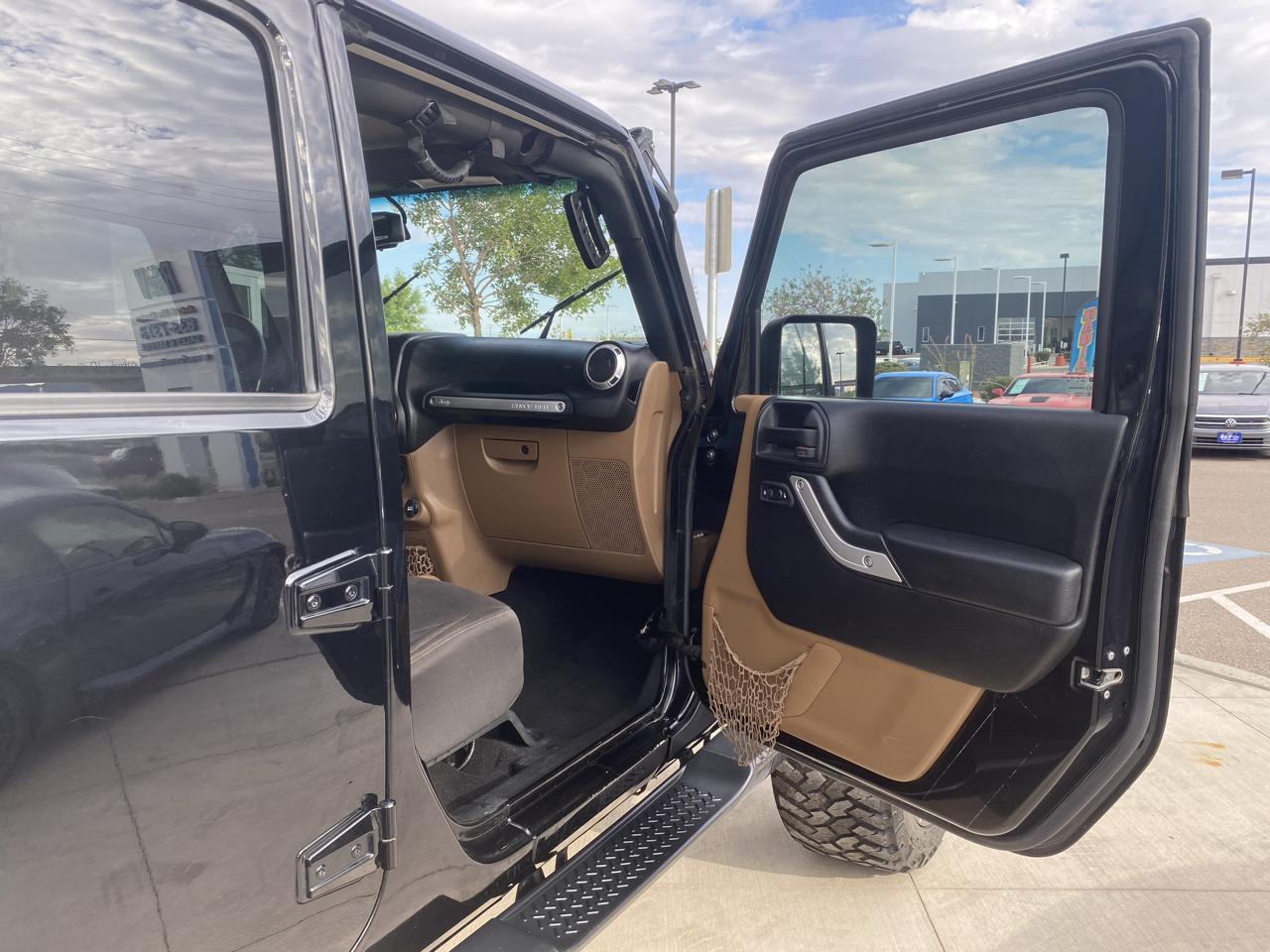 Jeep Wrangler Unlimited Sahara 4WD 2017
