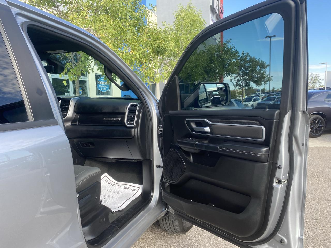 RAM 1500 Big Horn Crew Cab SWB 4WD 2023