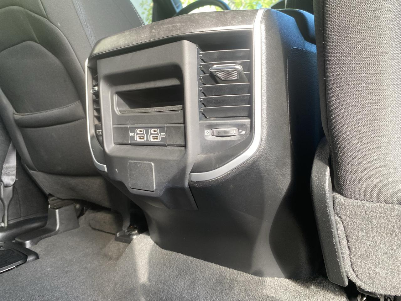 RAM 1500 Big Horn Crew Cab SWB 4WD 2023