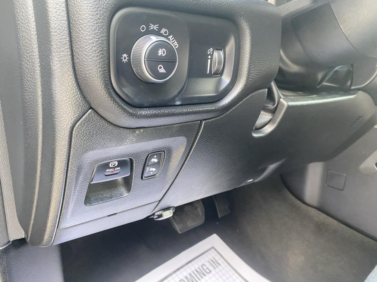 RAM 1500 Big Horn Crew Cab SWB 4WD 2023