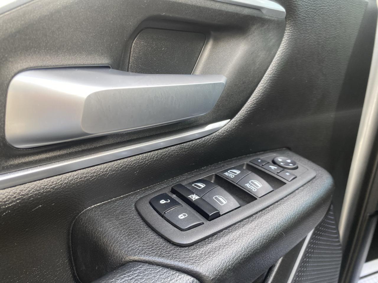 RAM 1500 Big Horn Crew Cab SWB 4WD 2023