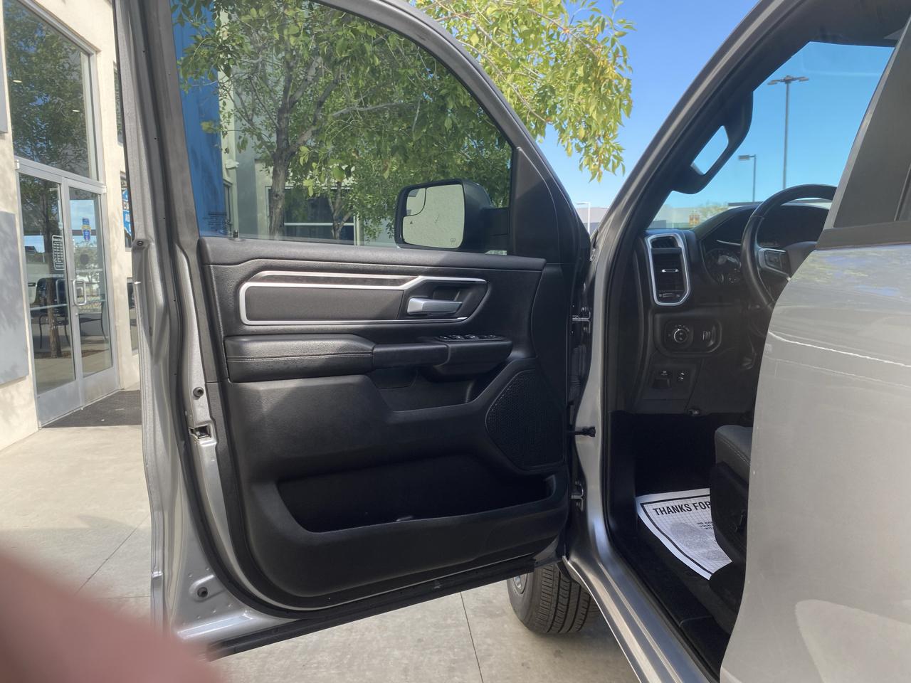 RAM 1500 Big Horn Crew Cab SWB 4WD 2023