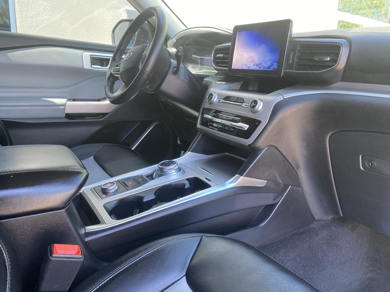 Ford Explorer XLT AWD 2022