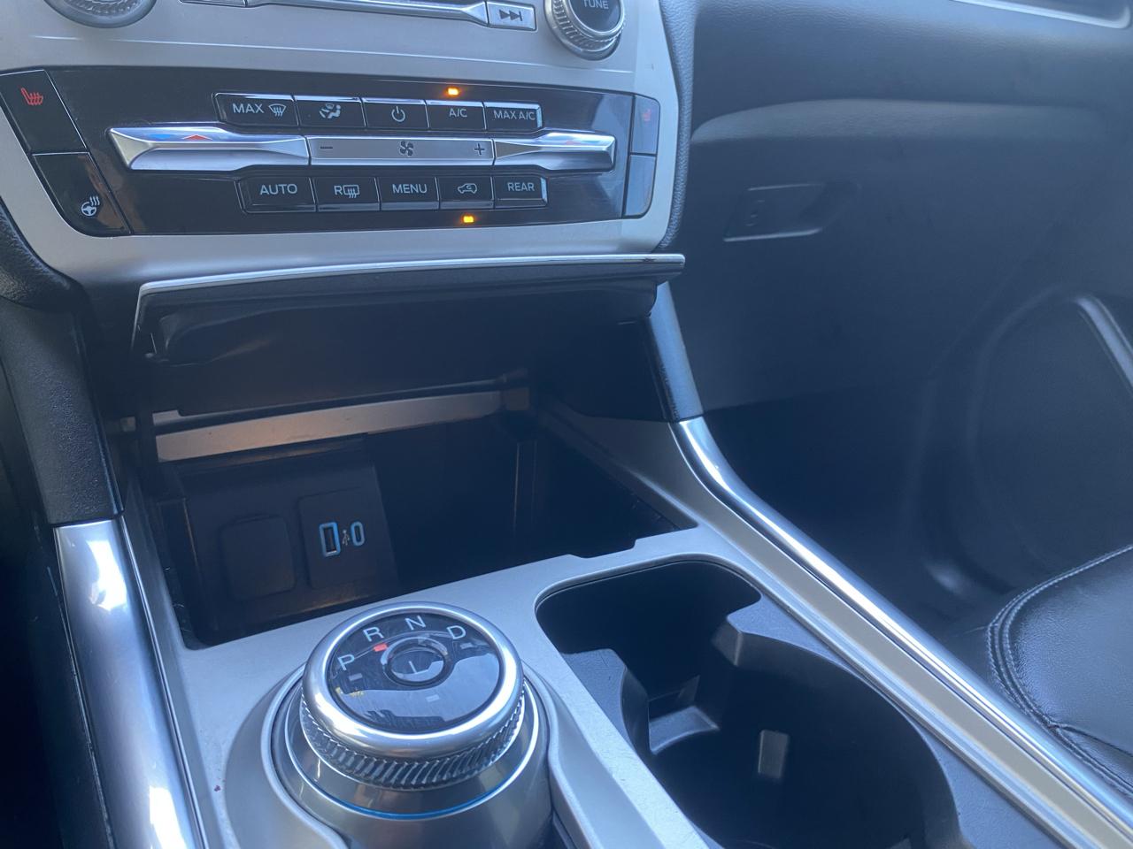 Ford Explorer XLT AWD 2022