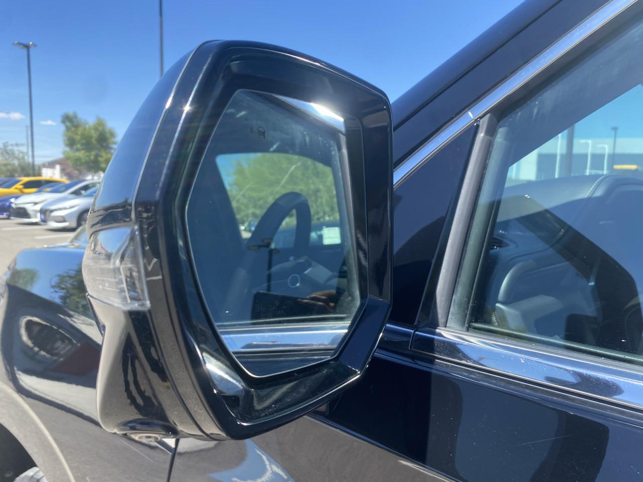 GMC Yukon XL SLT 4WD 2023