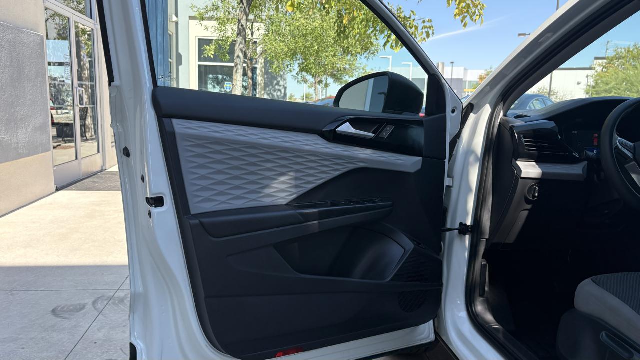 Volkswagen Taos S 2022