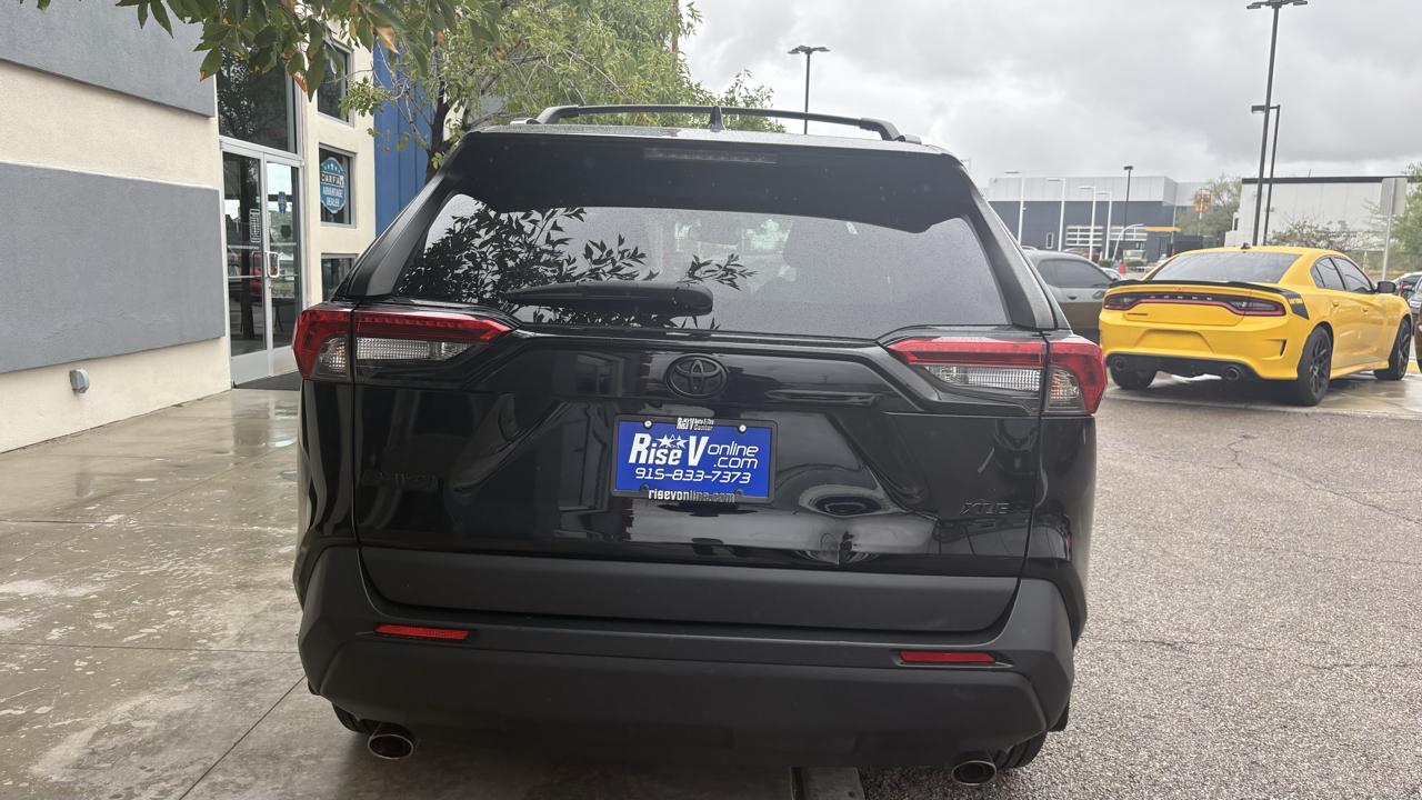 Toyota RAV4 XLE 2022