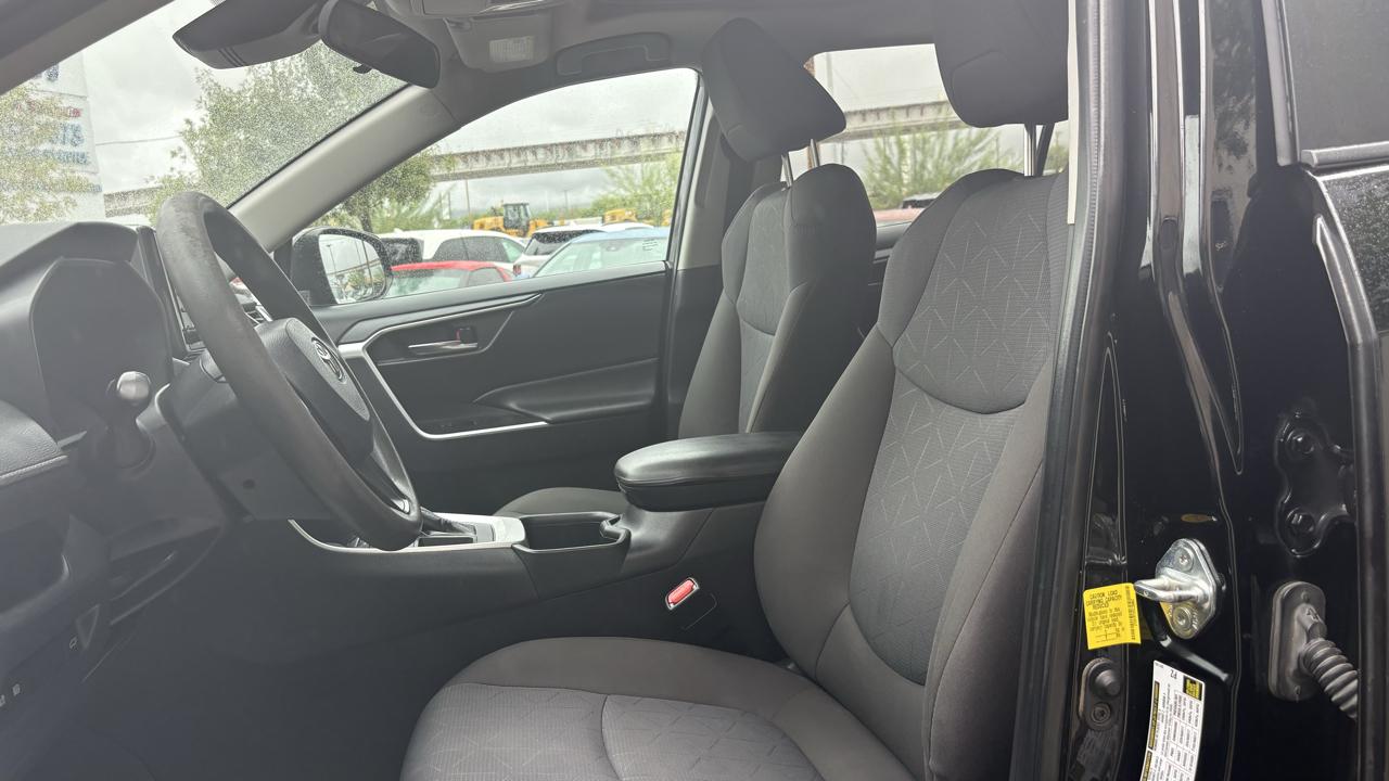 Toyota RAV4 XLE 2022