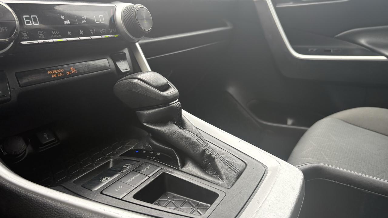 Toyota RAV4 XLE 2022
