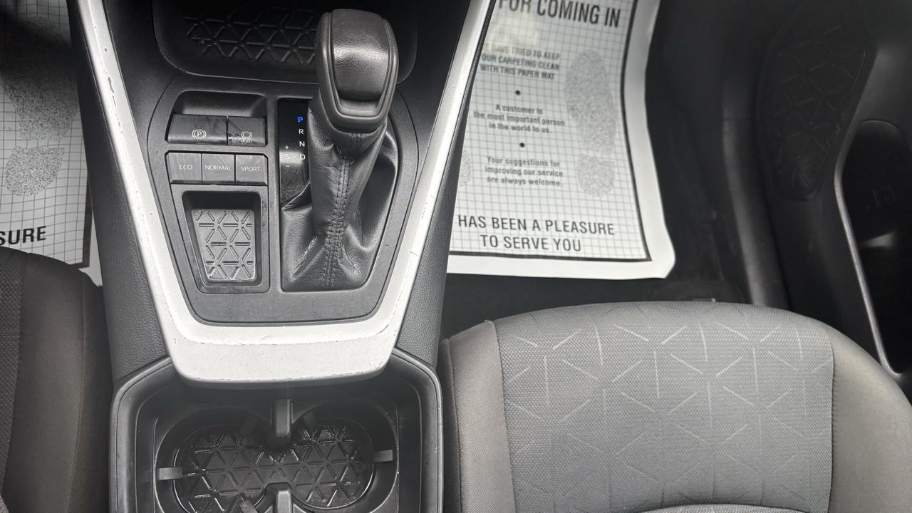 Toyota RAV4 XLE 2022